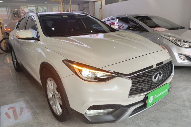 Used Infiniti QX30 2017 1.6T Two-Wheel-Drive Sport Edition Front Right 45 Deg