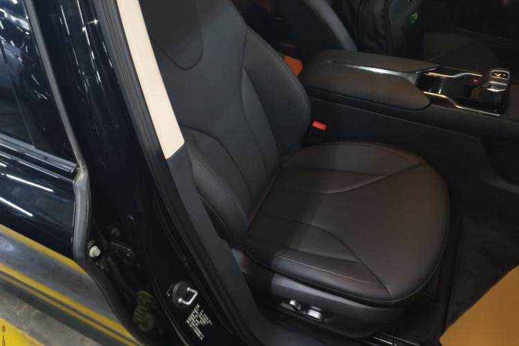 Used Hongqi E-QM5 2022 431 km Charge & Enjoy Edition
