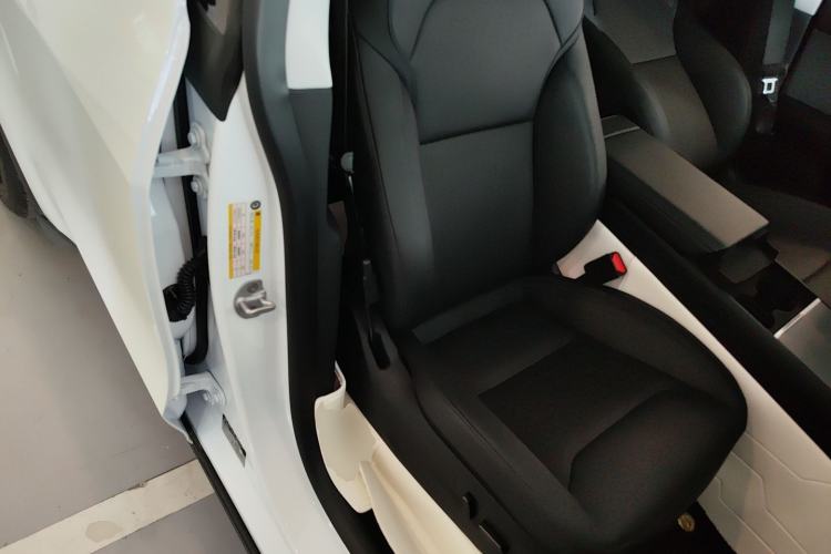 Used Tesla Model Y 2025 Rear-Wheel Drive First Edition