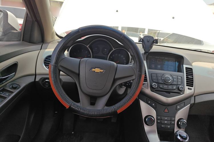 Used Chevrolet Cruze 2015 1.5L Classic SL MT
