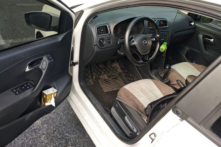 Used Volkswagen Polo 2014 1.6L Manual Comfort Edition