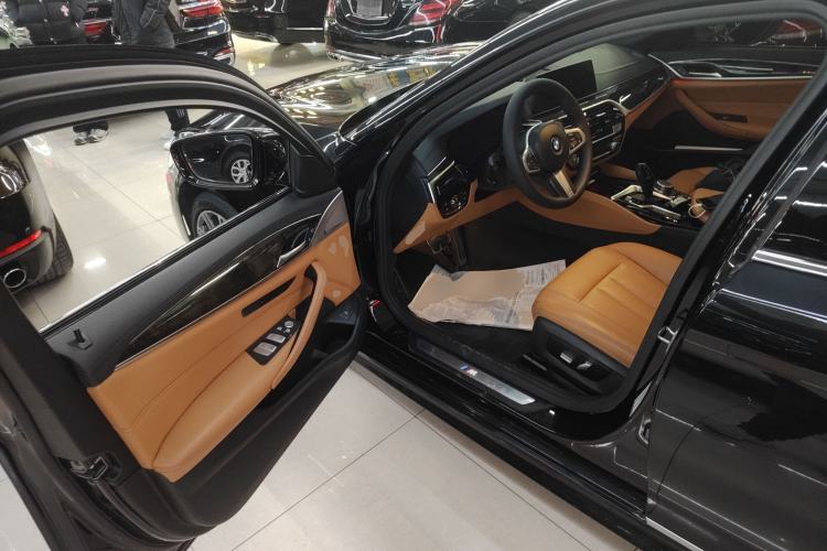 Used BMW 5 Series 2019 530Li Leading Model M Sport Package