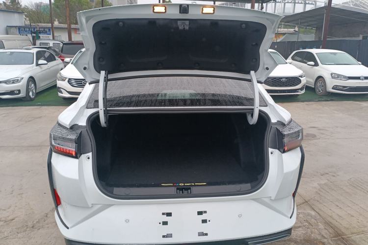 Used Dongfeng Aeolus Yixuan 2025 1.5L Automatic Luxury Version
