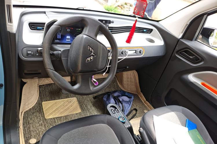 Used Wuling Hongguang MINIEV 2020 Enjoyment Model Lithium Iron Phosphate Center Console