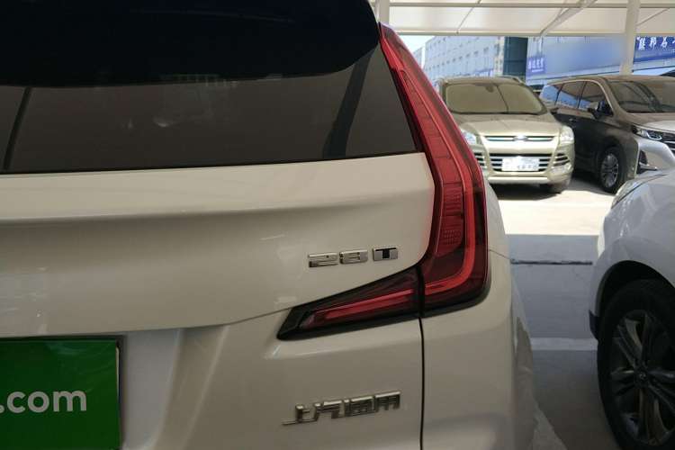 Used Cadillac XT4 2018 28T Two-Wheel Drive Tech Version