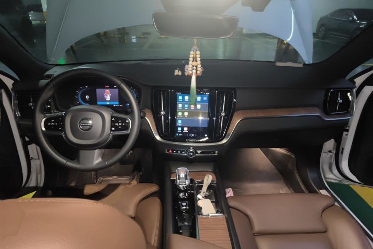 Used Volvo S60 2023 B4 Zhiyuan Luxury Edition