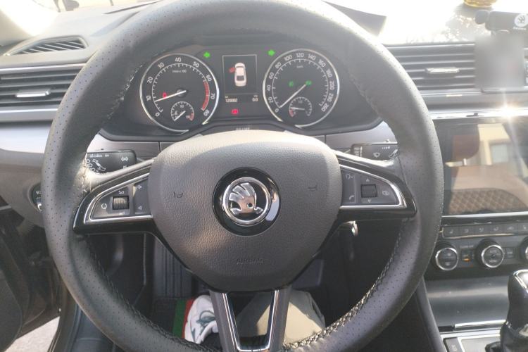 Used Skoda Superb 2016 TSI330 DSG Innovation Edition Steering Wheel