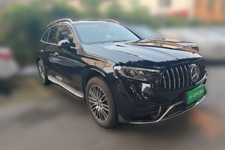 Used Mercedes-Benz GLC 2025 Refreshed GLC 300 L 4MATIC Dynamic Version 5 Seats Front Right 45 Deg