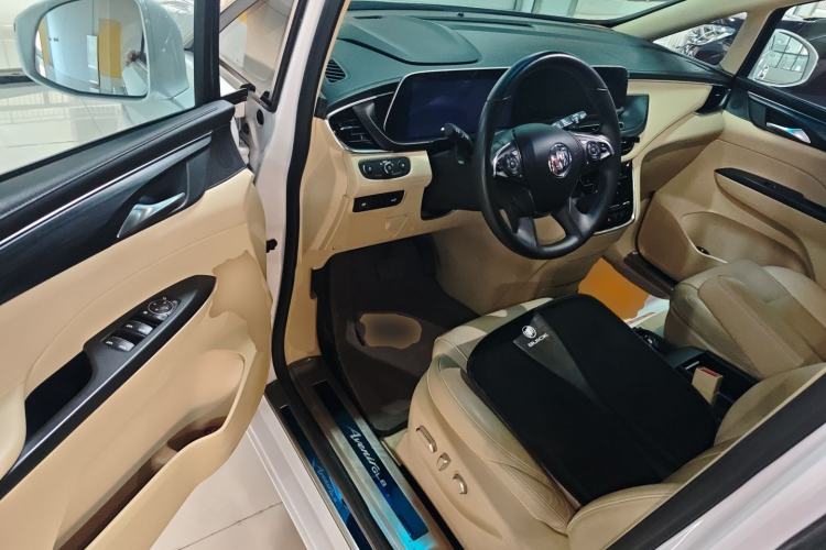 Used Buick GL8 2022 ES Landtrek 653T Luxury Edition