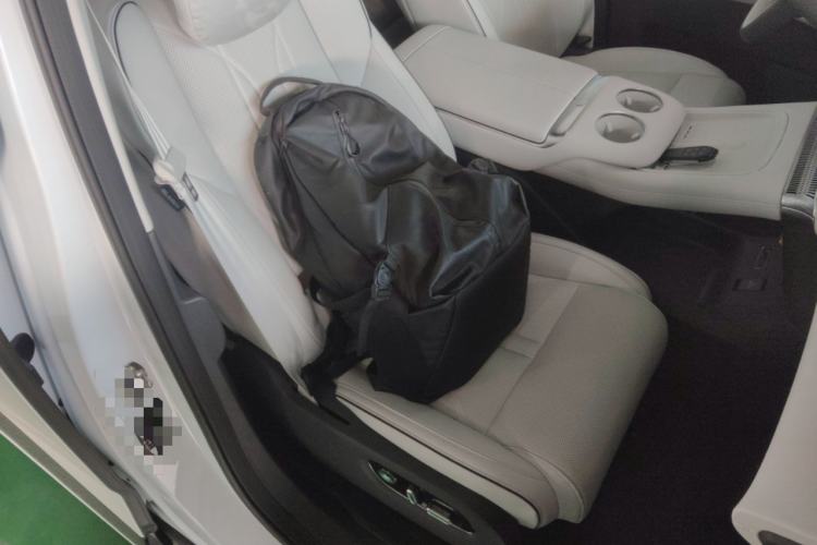 Used XPeng X9 2025 740 Ultra-Long Range Max
