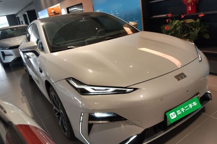 Used Geely Galaxy E8 2025 700 km Long-Range Intelligent Driving Version
