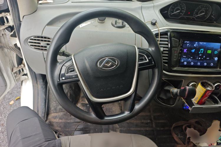 Used SAIC MAXUS Xintu V80 2021 2.0T Manual Classic City Delivery King Long Wheelbase Mid-Roof 3 Seats Steering Wheel