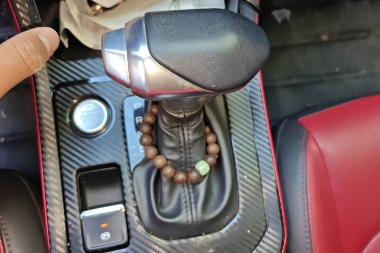 Used Dongfeng Aeolus Yixuan 2021 230T Automatic Zuiying Knight Edition Gear Lever