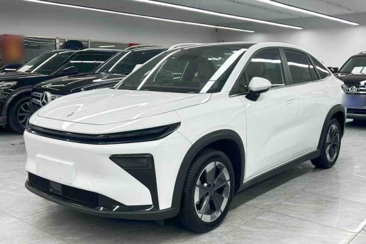 Used Livan Livan 7 2024 605 km Glory Edition