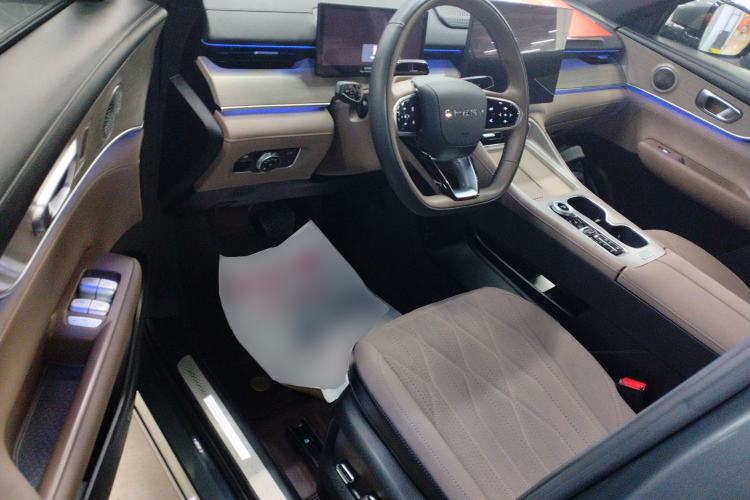 Used Chery Tiggo 8 PLUS 2025 290TGDI DCT Prestige 5-Seater
