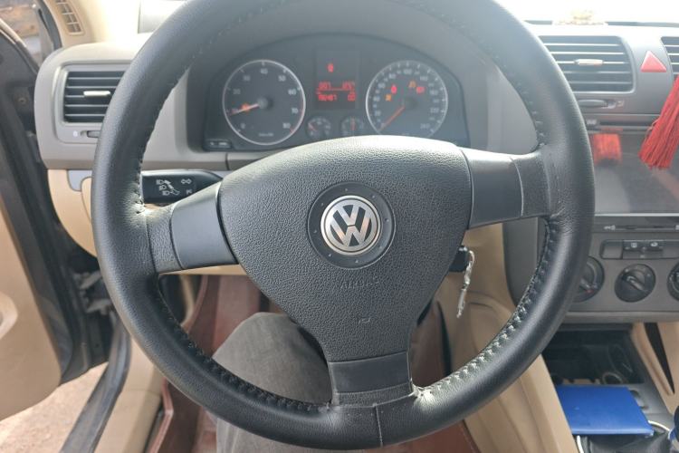 Used Volkswagen Sagitar 2006 1.6L Manual Fashion Model Steering Wheel