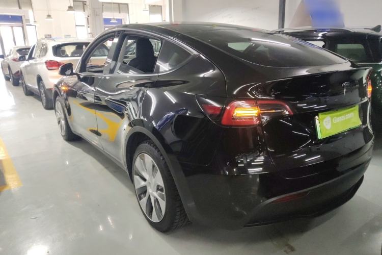 Used Tesla Model Y 2021 Long-Range All-Wheel-Drive Version
