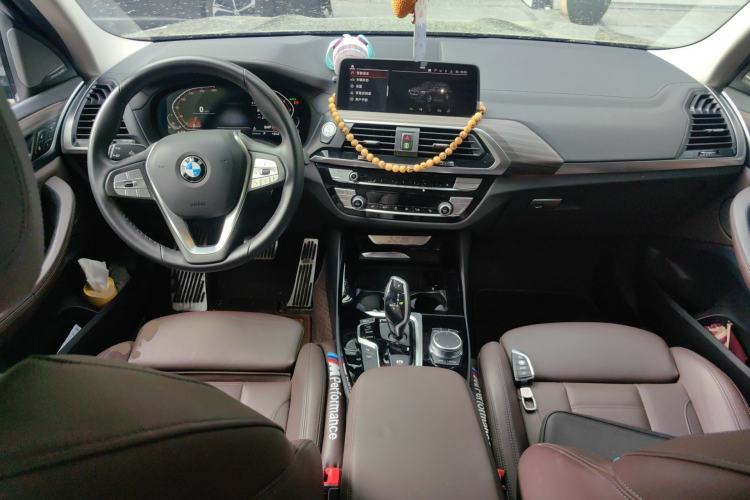 Used BMW X3 2021 xDrive28i Luxury Package Center Console