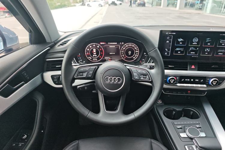Used Audi A4L 2019 40 TFSI Fashion Version China V Steering Wheel