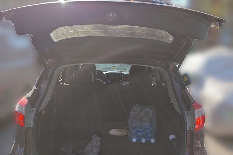 Used Venucia T70 2016 1.6L Manual Ruixing Edition Trunk