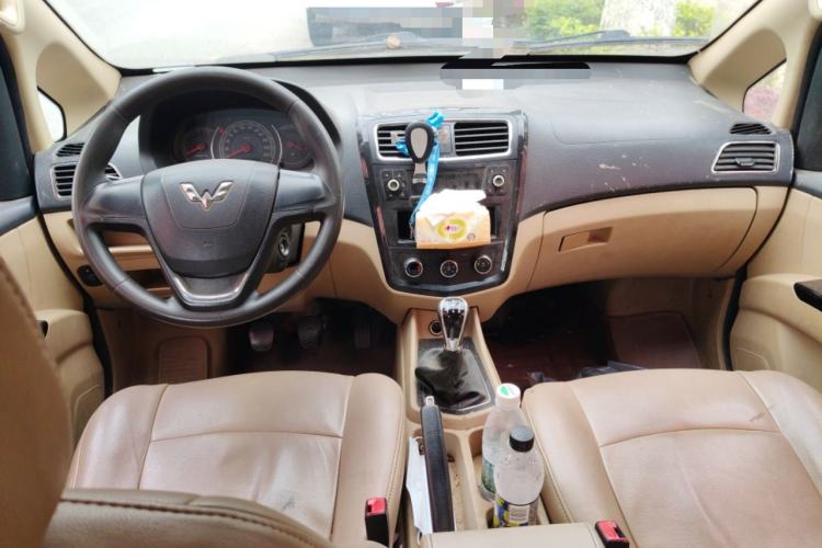 Used Wuling Zhengcheng 2015 1.8L Luxury Model LJ479QE2
