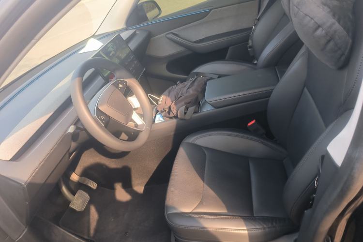 Used Tesla Model Y 2025 Rear-Wheel-Drive Version