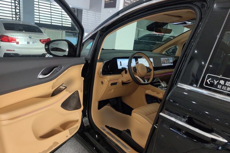 Used VOYAH Dream 2024 PHEV Ultra-Long Range Flagship Edition
