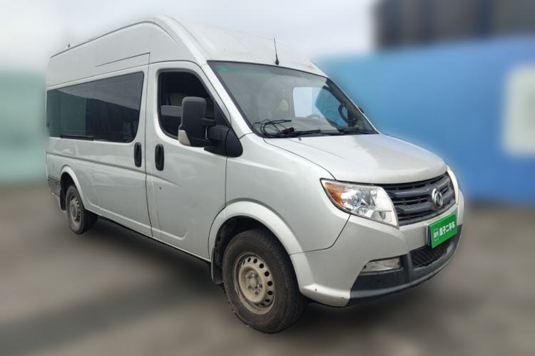 Used Dongfeng Yufeng 2018 2.5T Logistics Vehicle A100 Long Wheelbase High Roof 5-9 Seater China V Emission Standard ZD25 Front Right 45 Deg