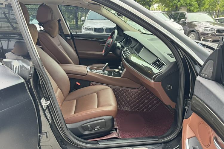 Used BMW 5 Series GT 2017 528i Leading Model
