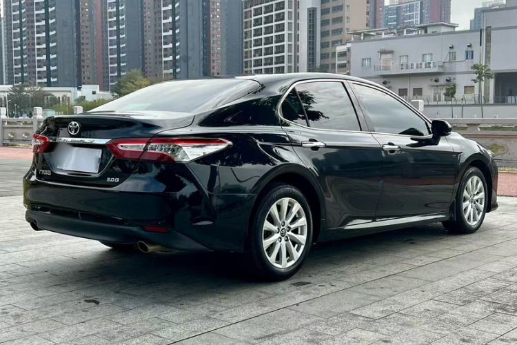 Used Toyota Camry 2021 2.0G Luxury Edition
