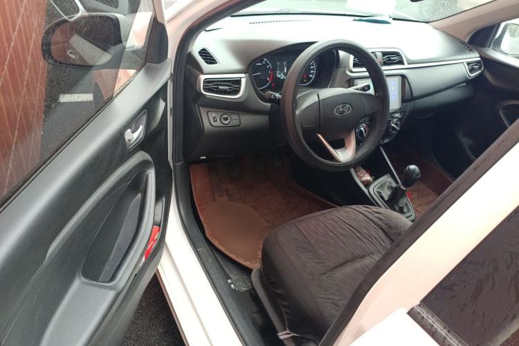 Used Hyundai Verna (older generation) 2017 1.4L Manual Refreshed Version China VI Standard