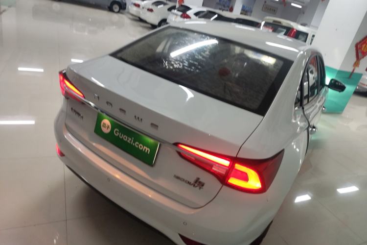 Used Roewe i5 2020 1.5L Automatic 4G Connect Luxury Flagship Edition

