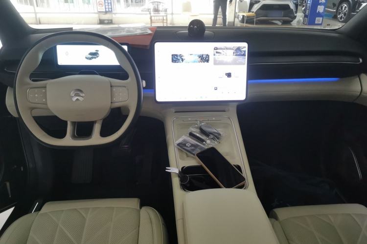 Used Nio ES6 2025 75 kWh Center Console