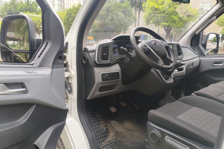 Used SAIC MAXUS Xintu V80 2024 Aotuntong 6MT Short-Wheelbase Mid-Roof Model with 127 Ps 5/6 Seats
