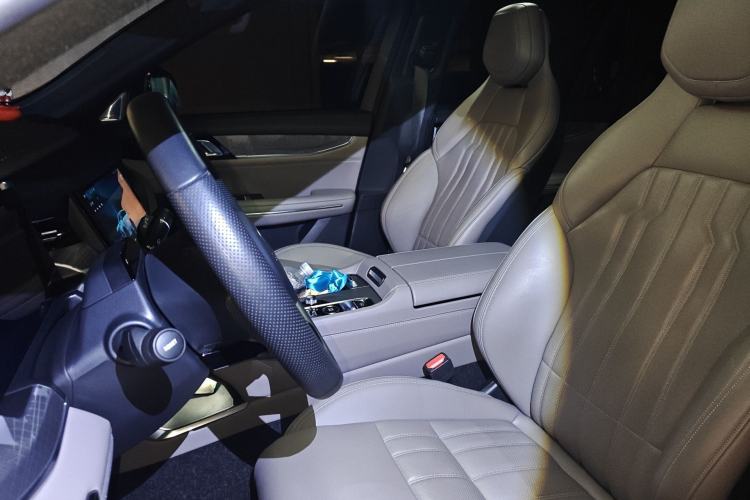 Used Lynk & Co 09 EM-P 2023 2.0TD EM-P Long-Range Version PM 7-Seater
