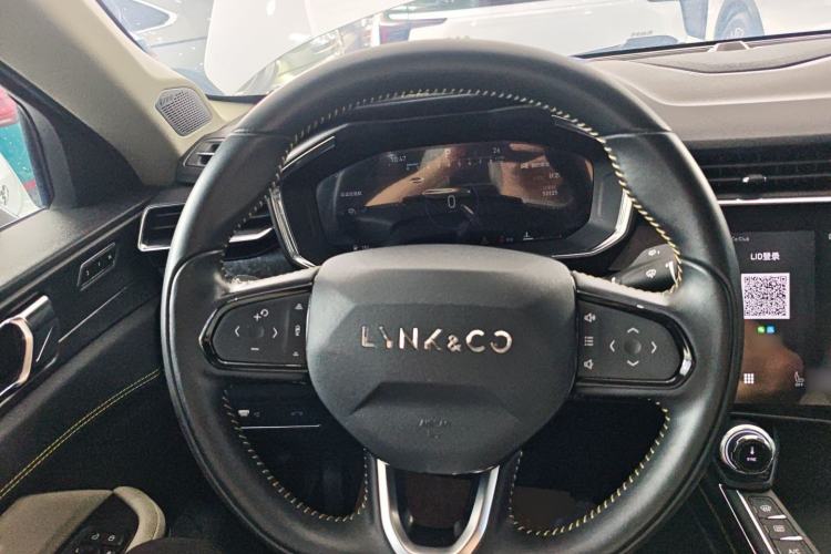 Used Lynk & Co 05 2020 2.0TD Two-Wheel Drive Shine Halo