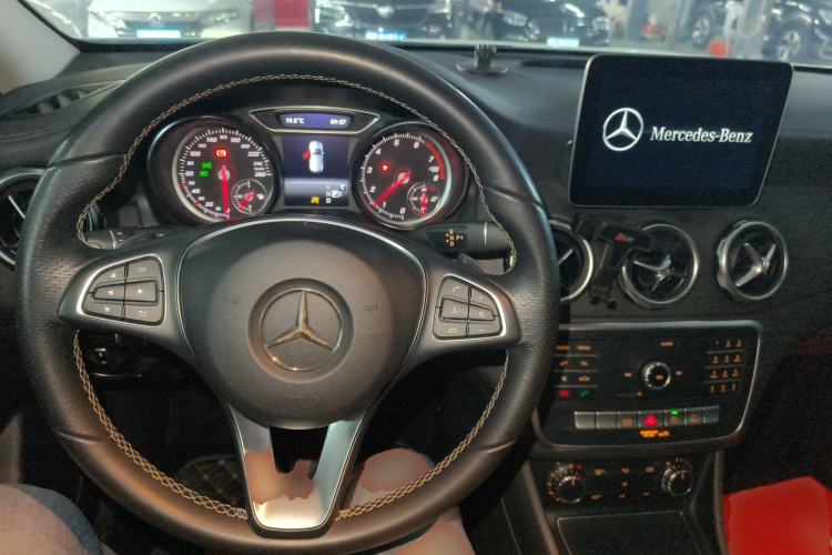 Used Mercedes-Benz GLA 2018 GLA 200 Fashion Model