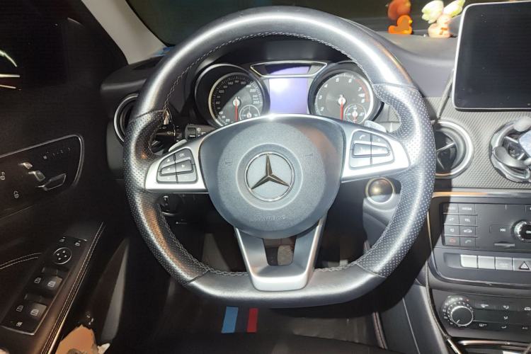 Used Mercedes-Benz GLA 2019 GLA 200 Dynamic Edition Steering Wheel