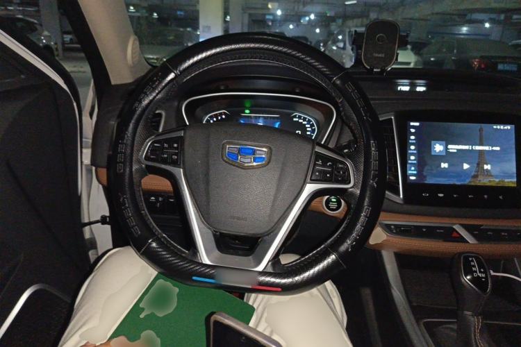 Used Geely Auto Vision X6 2019 1.4T CVT 4G Connected Flagship Version China VI Standard
