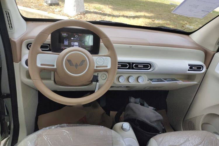 Used Wuling Hongguang MINIEV 2024 3rd Generation 215km Youth Edition
