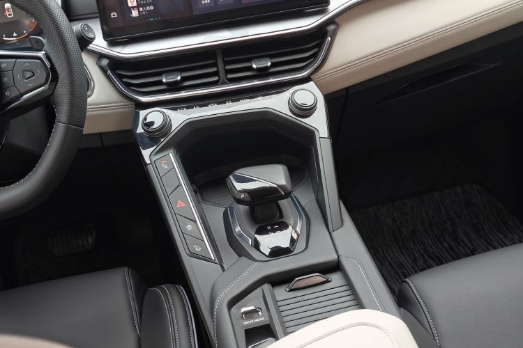 Used Lynk & Co 06 2023 Remix 1.5T Shero
