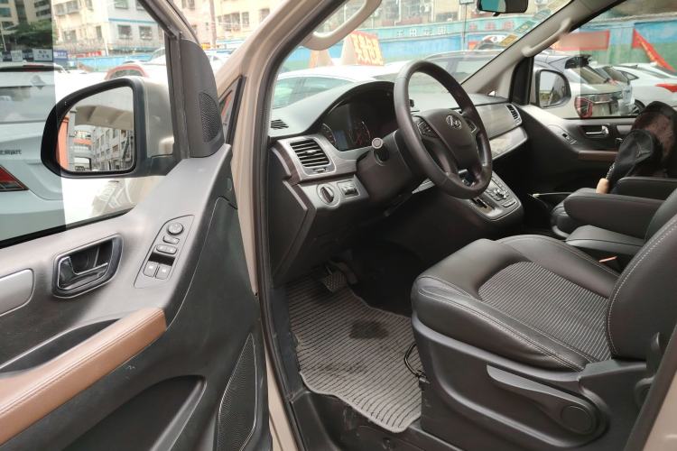 Used SAIC MAXUS G10 2016 2.0T Automatic Elite Edition
