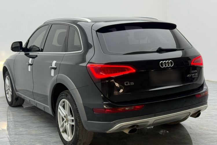 Used Audi Q5 2017 Plus 40 TFSI Technology Model Exterior 3