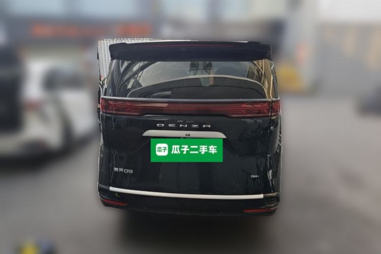 Used Denza D9 2023 DM-i 965 Luxury Model
