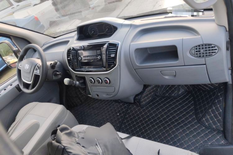 Used SAIC MAXUS Xintu V80  Center Console