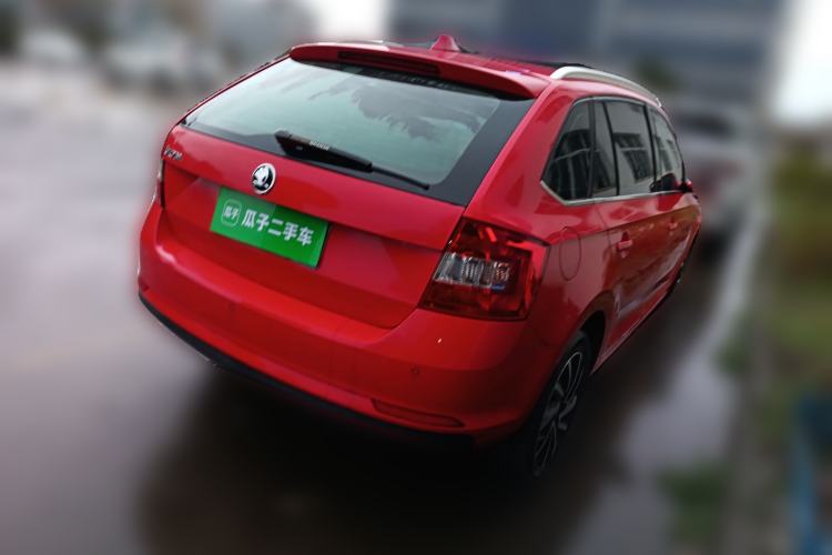 Used Skoda Rapid Spaceback 2014 1.6L Automatic Enjoyment Edition

