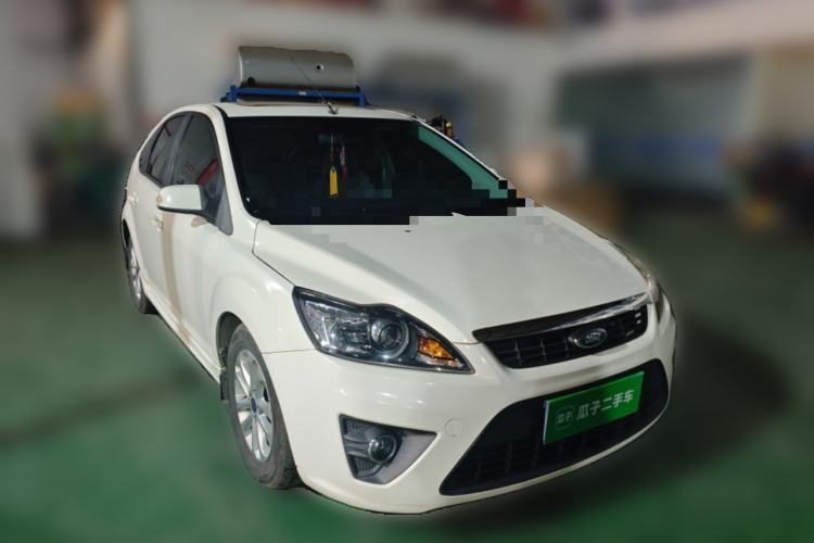 Used Ford Focus 2011 Hatchback 1.8L Automatic Fashion Edition Front Right 45 Deg