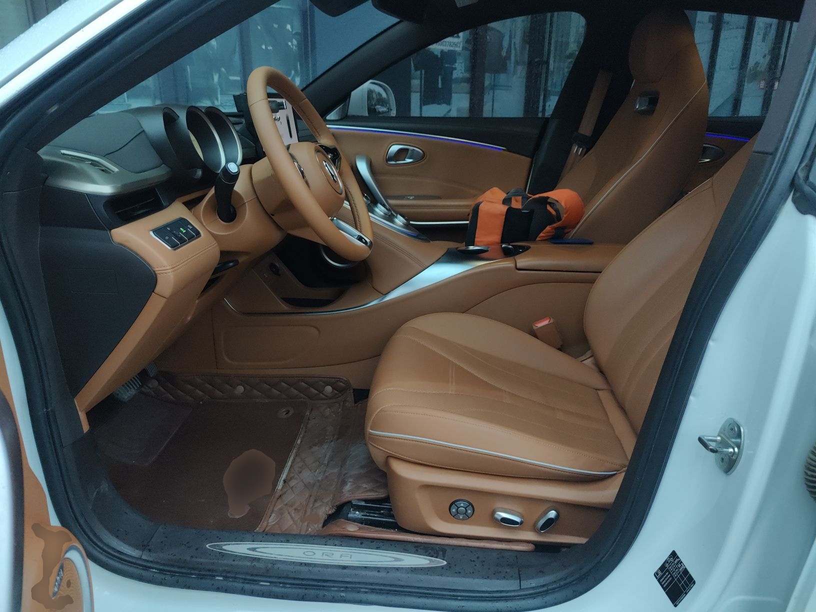 Переднее сиденье в автомобиле