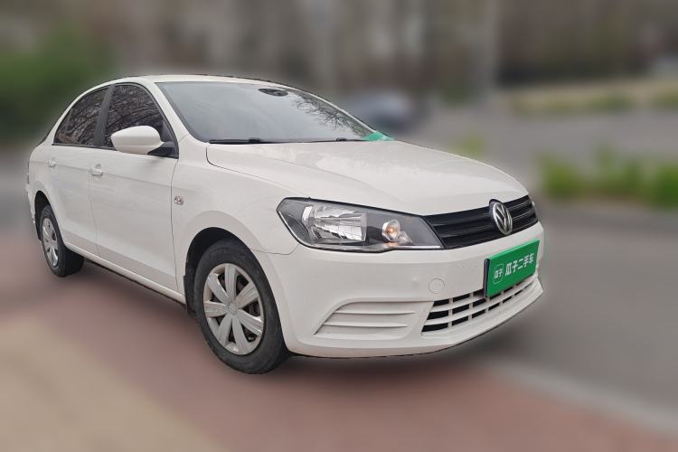 Used Volkswagen Jetta 2015 Zhuihui Edition 1.4L Manual Fashion Model Front Right 45 Deg