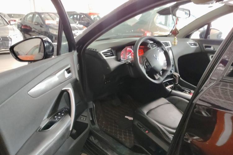 Used DS 6 2016 1.6T Luxury Edition THP160 Driver Seat